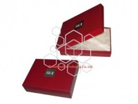 Luxury cosmetic packaging is necessary to promote products in the market Luxury cosmetic packaging is necessary to promote products in the market